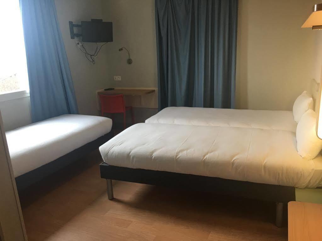 博比尼庞坦宜必思经济酒店 外观 照片