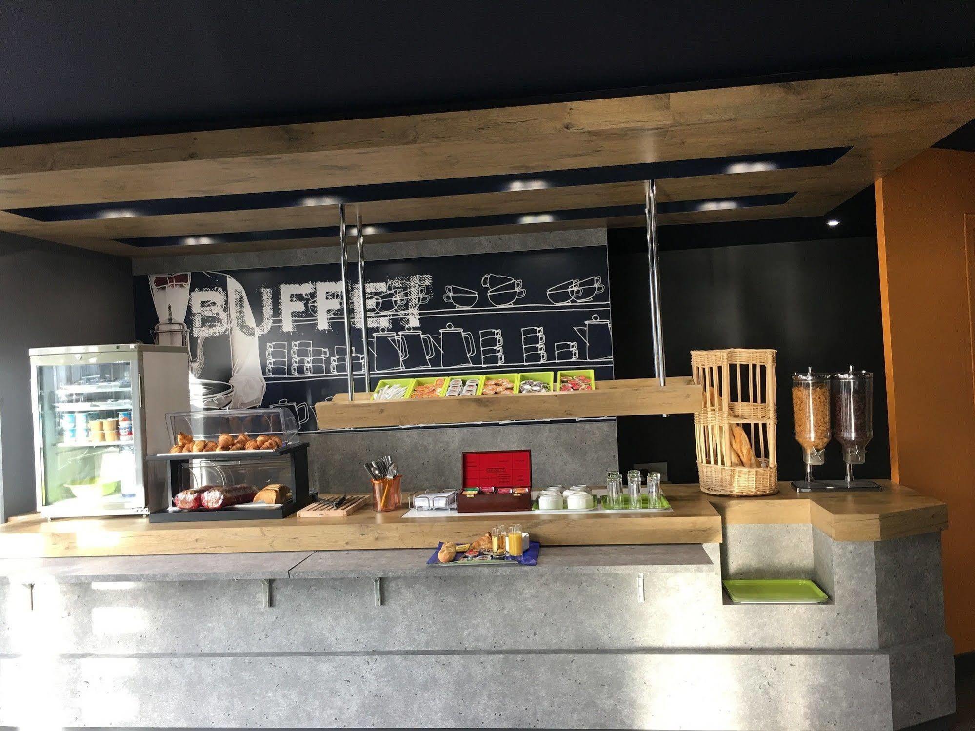 博比尼庞坦宜必思经济酒店 外观 照片